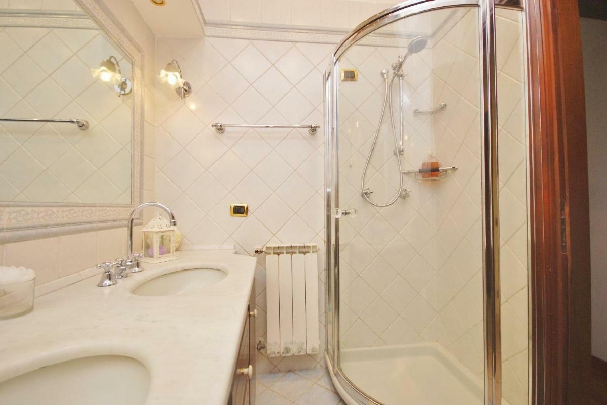 Raffinato Attico Vicino Al Mare Con Solarium Lido Di Camaiore Buitenkant foto