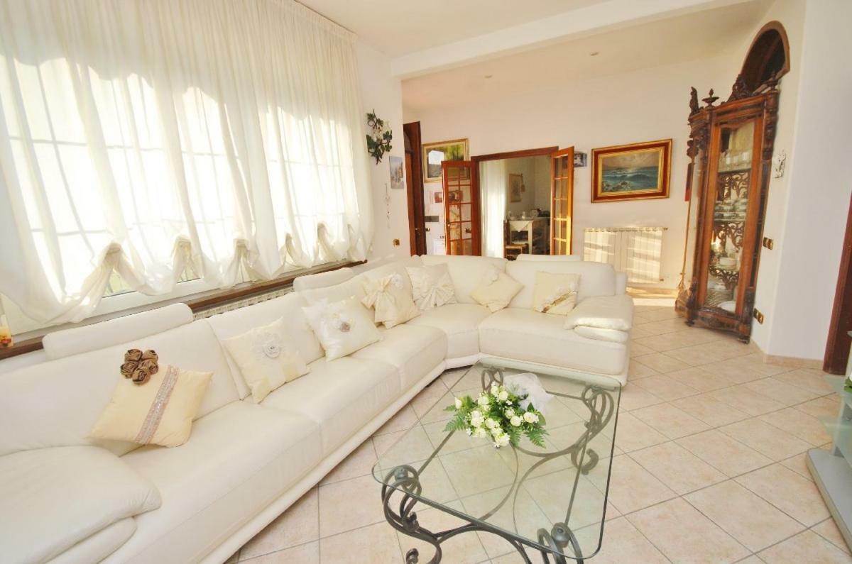 Raffinato Attico Vicino Al Mare Con Solarium Lido Di Camaiore Buitenkant foto
