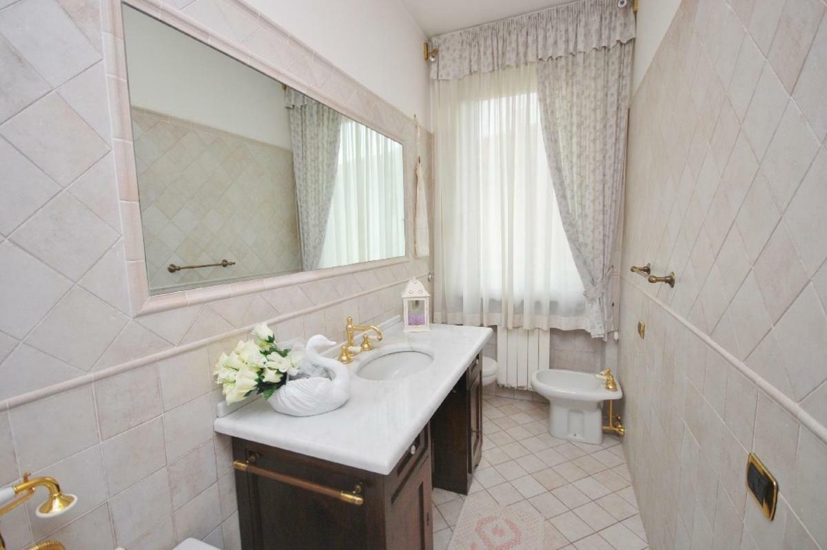 Raffinato Attico Vicino Al Mare Con Solarium Lido Di Camaiore Buitenkant foto