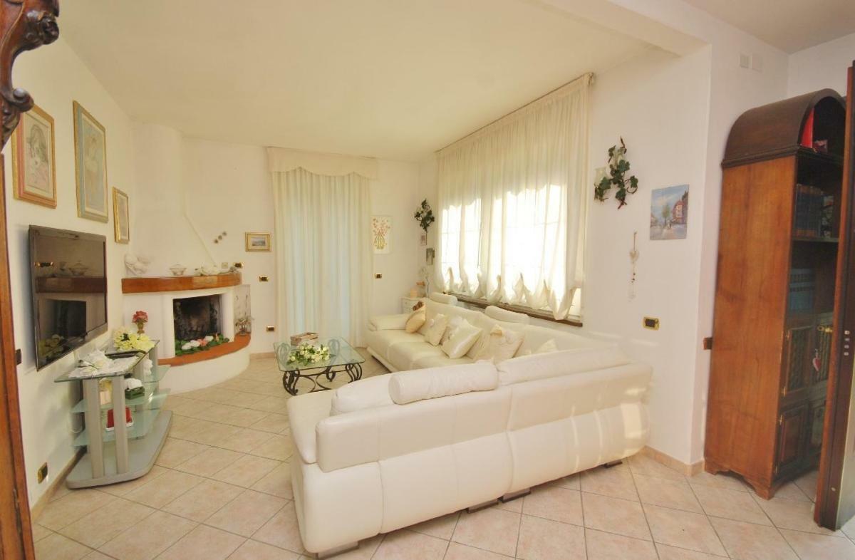 Raffinato Attico Vicino Al Mare Con Solarium Lido Di Camaiore Buitenkant foto