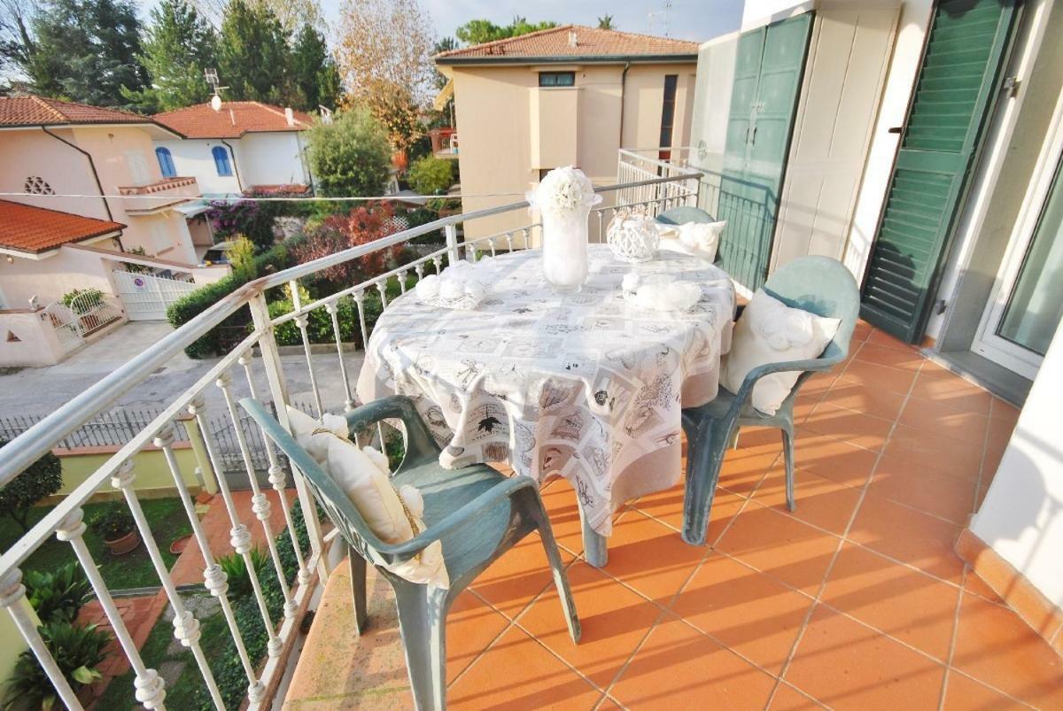 Raffinato Attico Vicino Al Mare Con Solarium Lido Di Camaiore Buitenkant foto