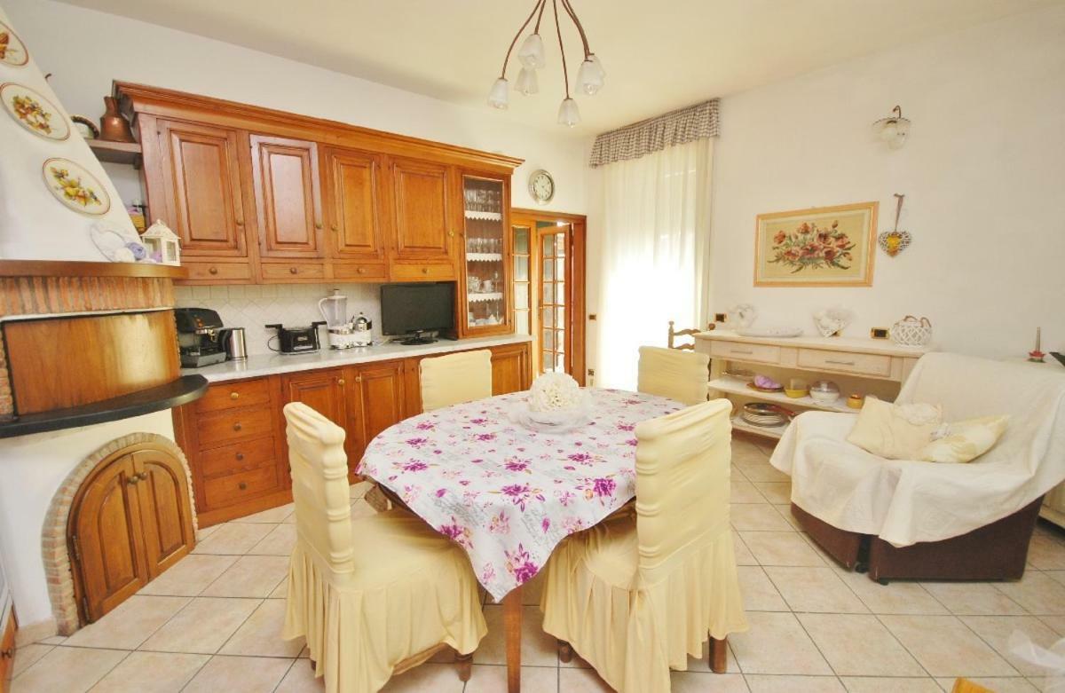 Raffinato Attico Vicino Al Mare Con Solarium Lido Di Camaiore Buitenkant foto